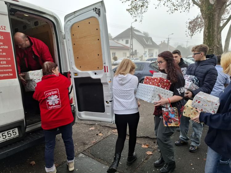 Angyalbatyu – közösen a szeretet ünnepéért!